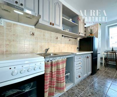 PRENÁJOM 3-IZB  byt iba na skok do centra Nové Zámky T.Vansovej ulica