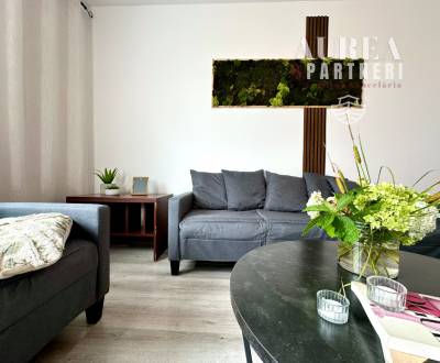 REZERVOVANÉ 3-IZB  byt iba na skok do centra Nové Zámky Ul. T.Vansovej