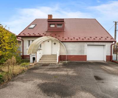 5-izbový dom Hrubá Borša – garáž, 2 terasy, suterén, pozemok 1 220 m².