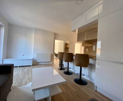 MH281-Na predaj luxusný 3izbový byt v Komárne!