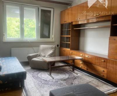 Zachovalý dvojizbový byt s lodgiou v absolútnom centre Komárna na PRED