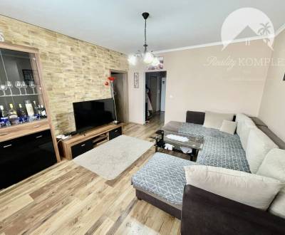 Vám ponúka 3-izbový byt s loggiou po kompletnej