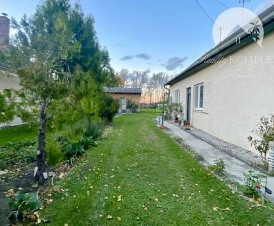 Investičný pozemok s obývateľným domom vo Vrakúni