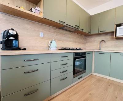 Vám ponúka na predaj 3-izbový byt v Dunajskej 