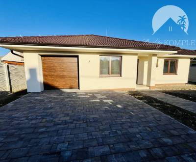 Vám ponúka na predaj moderný 4-izbový rodinný 