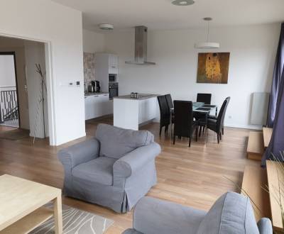 PRENÁJOM - 3 izbový byt v centre mesta s veľkou terasou - NITRA