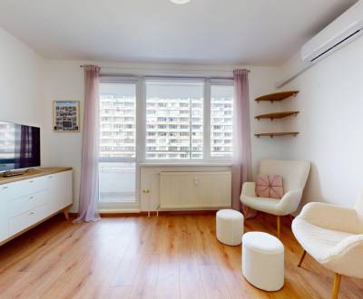 Pekný zariadený 2-izb. byt I Šustekova ul. I