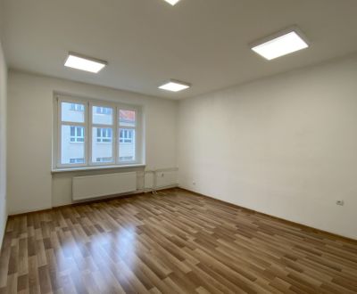 Ponúkame Vám kanceláriu v centre Martina