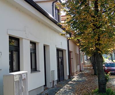 Na prenájom priestor- kancelária- obchod Trnava Jeruzalemská