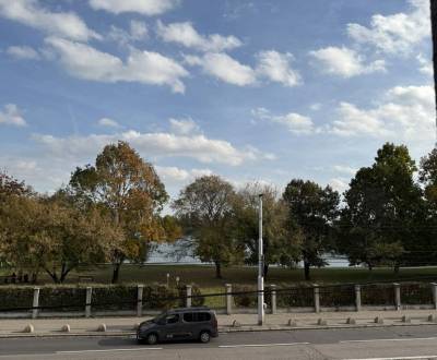 Novinka: Priestranný svetlý byt s balkónmi pri Kuchajde. Vajnorská