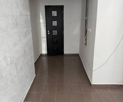 Obchodný priestor, kancelária Sarartovská ul. 