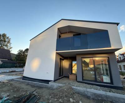 KOLAUDUJEME - A1 - 4i. RD - VLASTNÝ POZEMOK - v ŠTANDARDE - Dúbravka