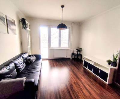 Prenájom moderný 2 izbový byt Martinčekova ul., Bratislava II. Ružinov