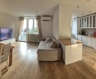 3-izb. byt, Sokolská, Staré Mesto, 3.p./4 s výťahom, balkón