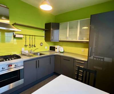 – PRENAJOM – 3 IZBOVÝ BYT – NÁM. HRANIČAROV – PETRŽALKA 