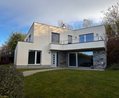 Prenájom rodinného domu v Záhorskej Bystrici.