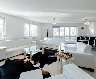 Výnimočný, slnečný 5i byt 183m2, terasa, parking, súkromný areál