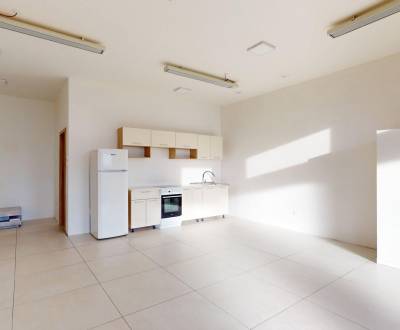 Na predaj podnikateľský priestor neďaleko centra  mesta Holíč