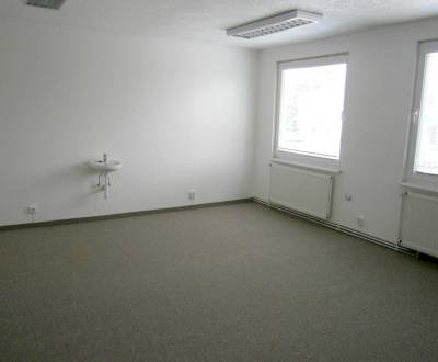 Prenájom kancelárskych priestorov-31m2, Vrbovská Cesta, Piešťany