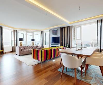 Exkluzívny byt s výhľadom na hrad, s dvomi spálňami a kúpeľňami 