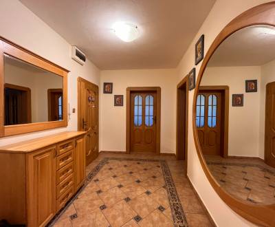 Na predaj štýlový 3-izb Byt s Balkónom a Kvalitným Zariadením –Humenné