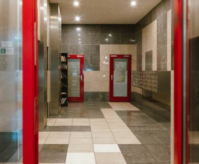 Veľkometrážny slnečný 3-izbový byt s balkónom a garážou