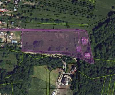 | Predaj veľkorysého pozemku s chatou, garážou a domom.