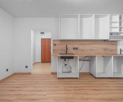 PREDAJ - 1,5 - izbový byt s balkónom, Drobného ul., Dúbravka