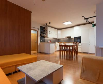 Slnečný 1,5-izbový byt v Petržalke