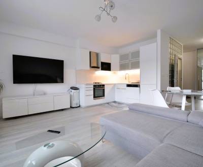 Predaj 1 izbový slnečný byt - 39 m², v Hamuliakove.