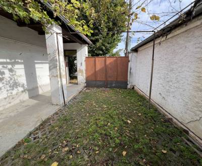 Predáme starý RD so záhradou - JABLONEC