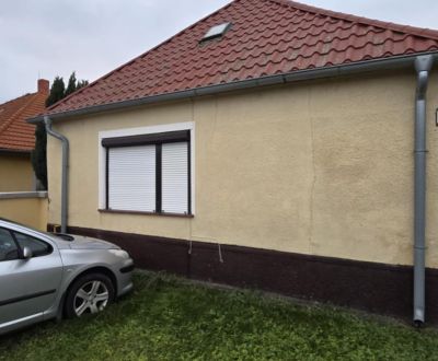 AKCIA - 2 Rodinné domy za cenu jedného obec Veľká Mača 