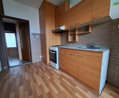 REZERVOVANÉ 2-izbový byt s nádherným výhľadom v pôvodnom stave  