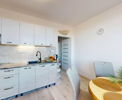 ZREKONŠTRUOVANÝ 3-IZBOVÝ BYT (74 m2) S BALKÓNOM, PIVNICOU, 2 x WC