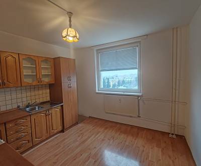 Rezervované Trojizbový byt  Lúčna