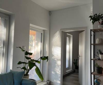 Na predaj moderný 4-izbový byt s veľkou terasou a súkromnou záhradou