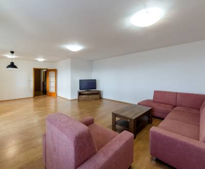 Veľkorysý, príjemný 3i byt, 111m2, lodžia, terasa, parkovanie, zeleň