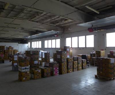 Sklad na prenájom o ploche 288 m2-438 m2 + kancelárie a vzorkovňa