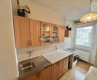 Predaj, štvorizbový byt Bratislava Nové Mesto, Tepli...