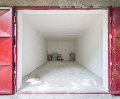 Pozrite si 17m², ZREKONŠTRUOVANÚ garáž, pri nemocnici Kramáre