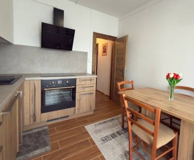 3-izbový zariadený byt, 78 m2, zasklenná loggia, Považská ul., Nitra