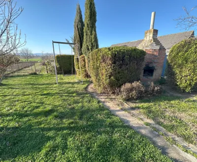 Solčany–2 domy na 15 árovom pozemku v tichej ulici NOVÁ CENA