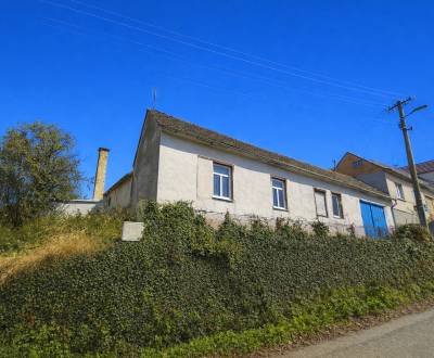 Na predaj rod. dom s pozemkom 3.122m2, Unín okr. Skalica