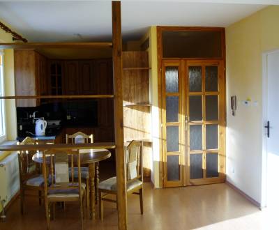  VESELÁ: Atypický 2-izb. ZARIADENÝ byt 48 m2 + LOGGIA 9 m2, 1.p.