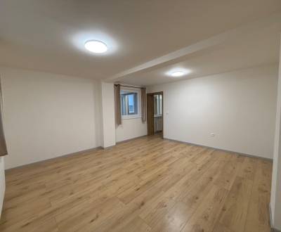 Prenájom kompletne zrekonštruovaný 3-izbový dom 