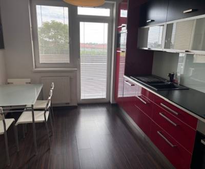 Na prenájom veľký 2izb byt-Most pri Bratislave