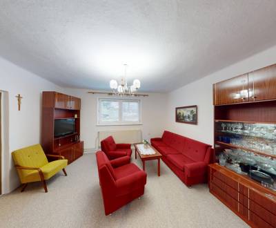 Rodinný dom pri priehrade, Tesáre – bývanie aj chalupa v srdci prírody