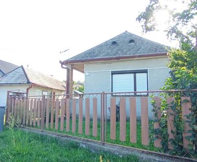 Vidiecka pohoda s veľkým pozemkom – kamenný dom v Ľuboreči