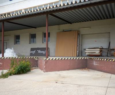 Na prenájom skladové priestory od 600 m2 v Pravenci 