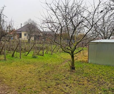 NA PREDAJ STAVEBNÝ POZEMOK V DULOVCIACH